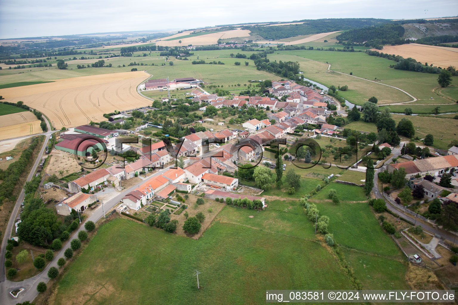 Enregistrement par drone de Montbras à Taillancourt dans le département Meuse, France