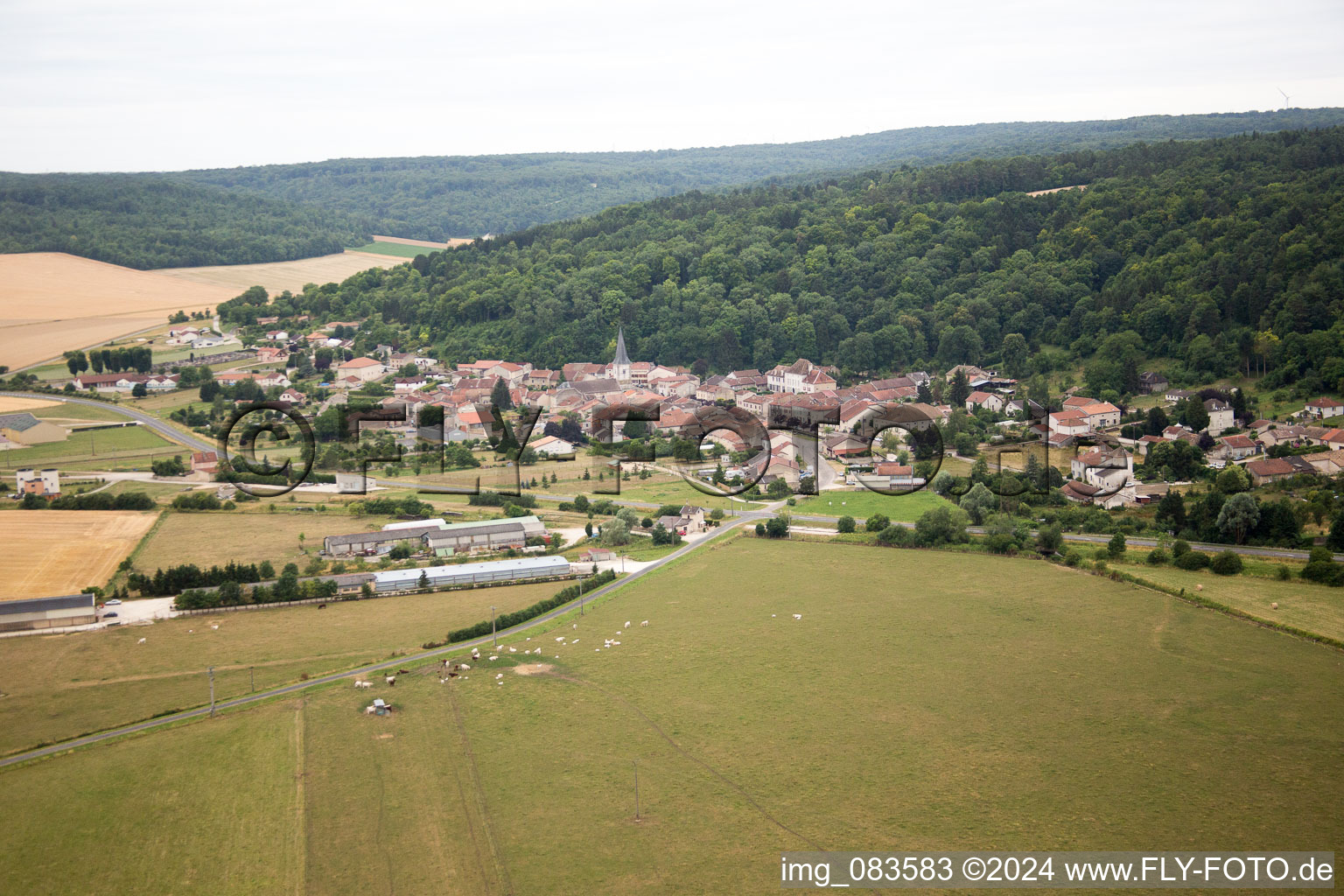 Vue aérienne de Maxey-sur-Vaise dans le département Meuse, France