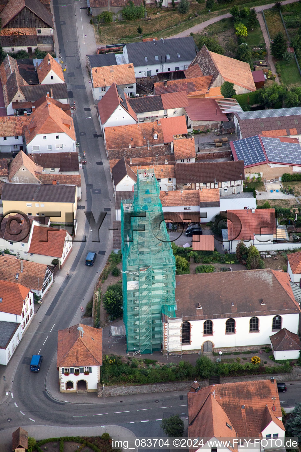 Vue d'oiseau de Échafaudage d'église catholique de Leidner GmbH Gerüstbau, Landau à le quartier Ottersheim in Ottersheim bei Landau dans le département Rhénanie-Palatinat, Allemagne