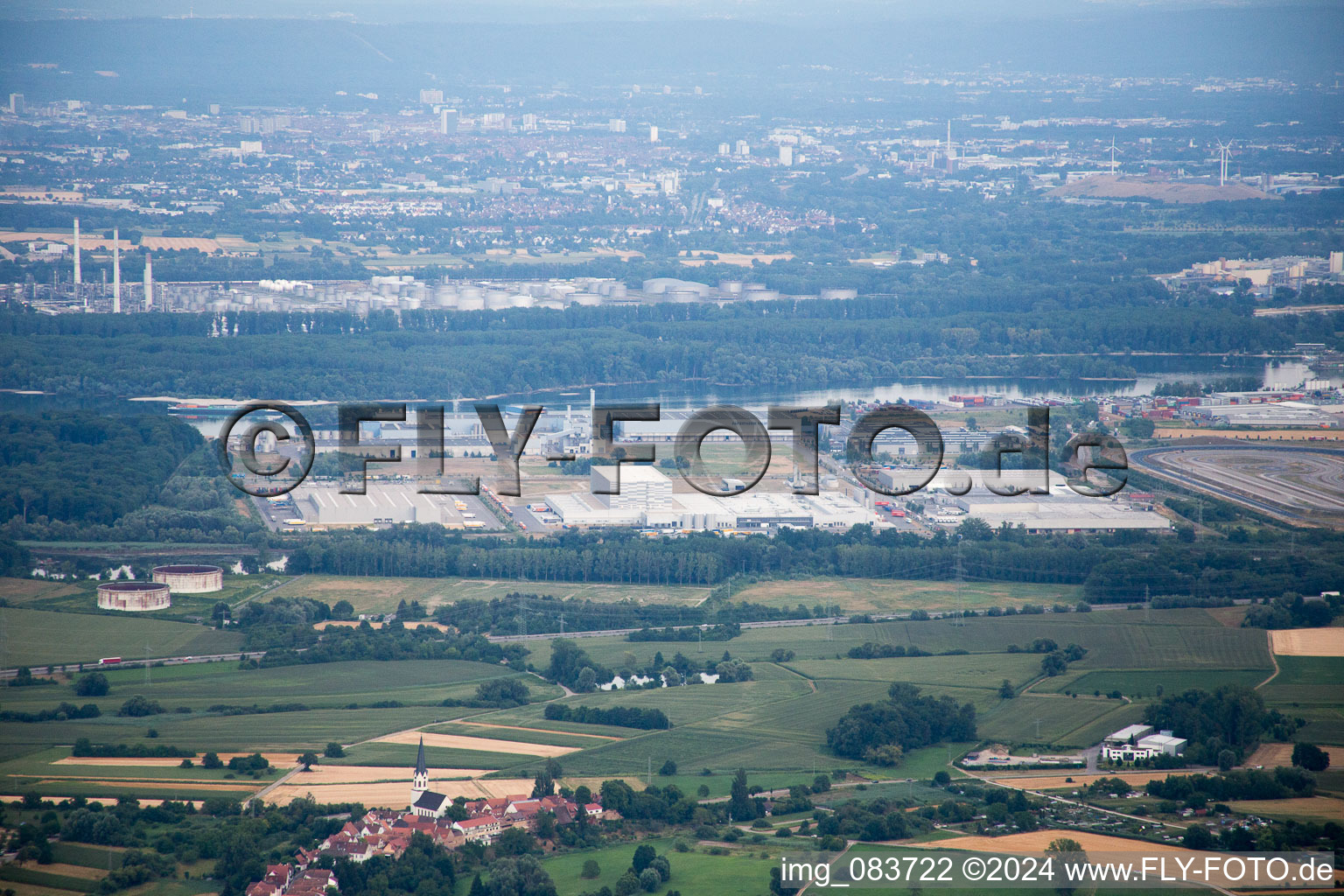 Vue aérienne de Zone industrielle du Nord à Wörth am Rhein dans le département Rhénanie-Palatinat, Allemagne