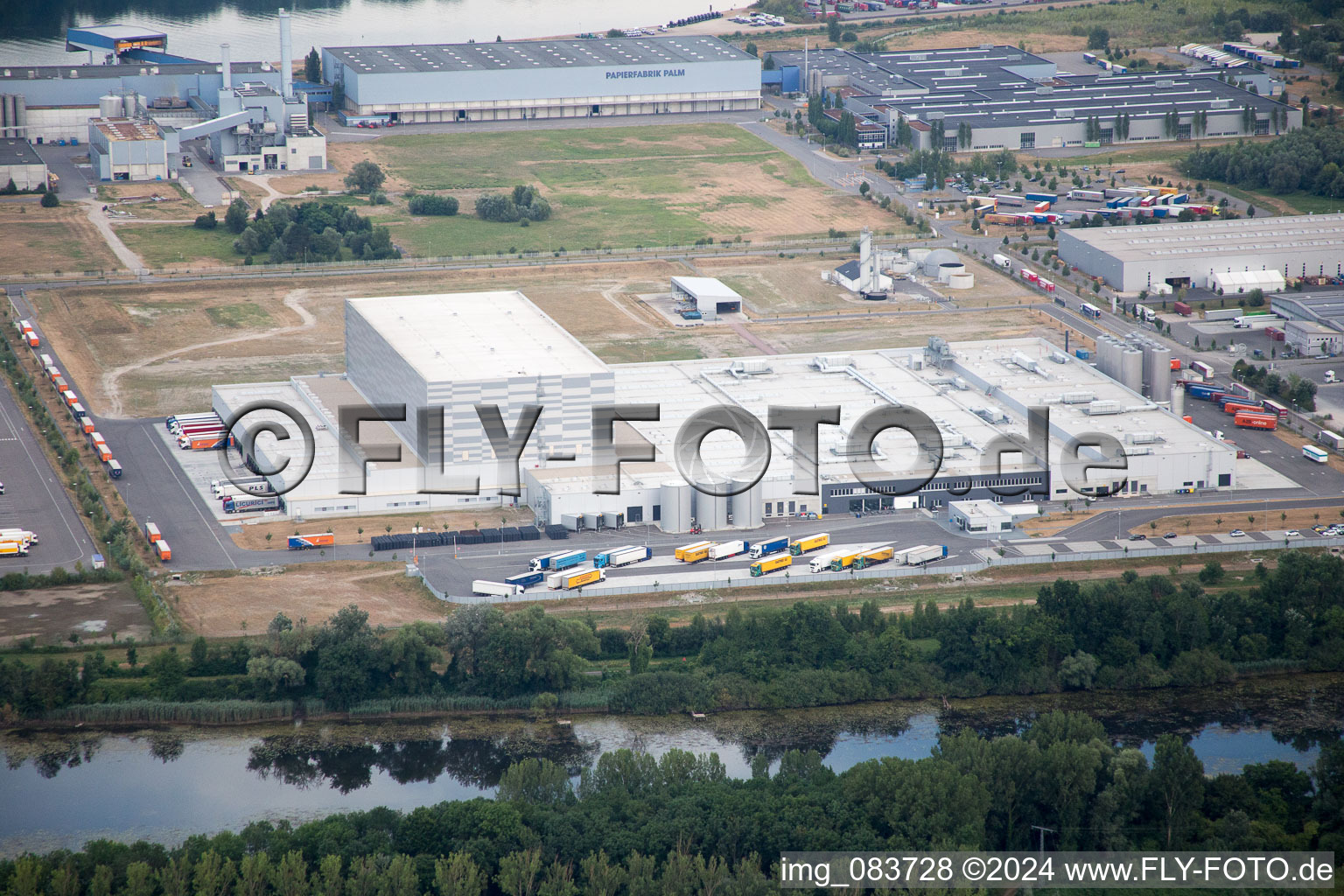 Vue oblique de Zone industrielle d'Oberwald à Wörth am Rhein dans le département Rhénanie-Palatinat, Allemagne