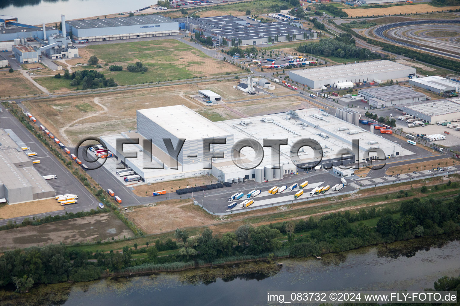 Zone industrielle d'Oberwald à Wörth am Rhein dans le département Rhénanie-Palatinat, Allemagne vue d'en haut