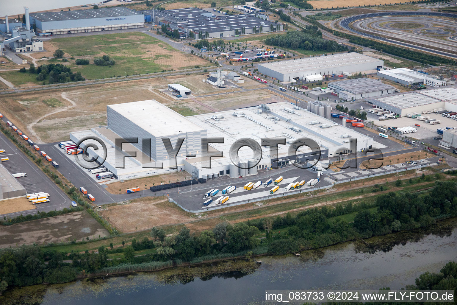 Zone industrielle d'Oberwald à Wörth am Rhein dans le département Rhénanie-Palatinat, Allemagne depuis l'avion