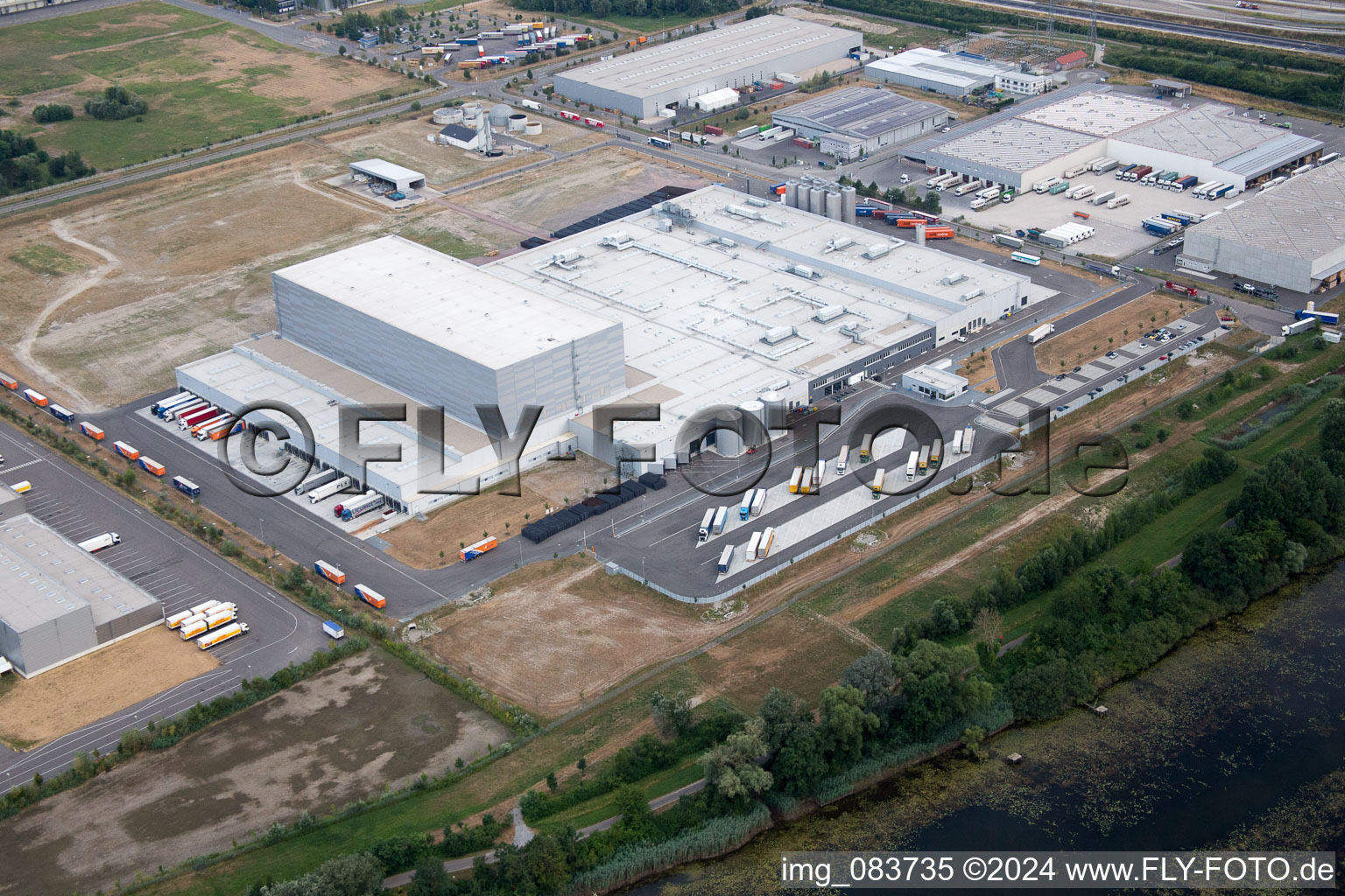 Zone industrielle d'Oberwald à Wörth am Rhein dans le département Rhénanie-Palatinat, Allemagne vue du ciel