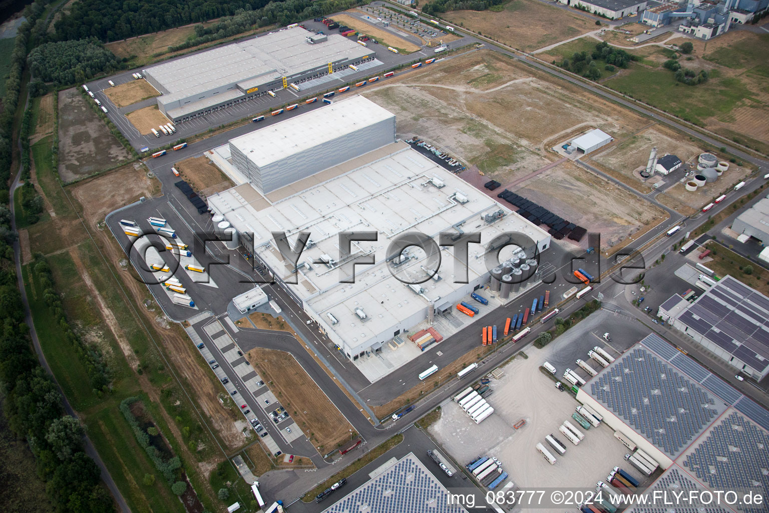 Vue aérienne de Zone industrielle d'Oberwald à Wörth am Rhein dans le département Rhénanie-Palatinat, Allemagne