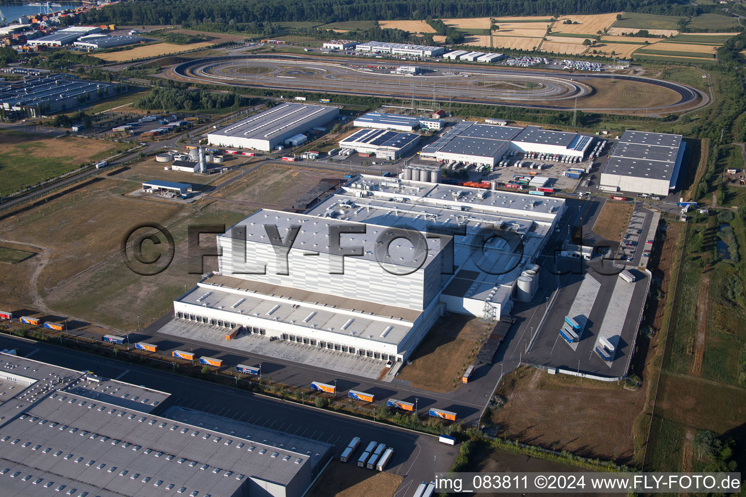 Zone industrielle d'Oberwald à Wörth am Rhein dans le département Rhénanie-Palatinat, Allemagne vue du ciel