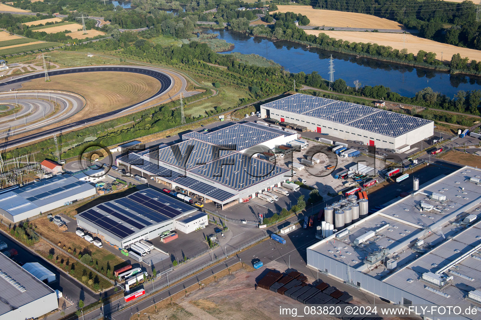 Vue oblique de Zone industrielle d'Oberwald à Wörth am Rhein dans le département Rhénanie-Palatinat, Allemagne