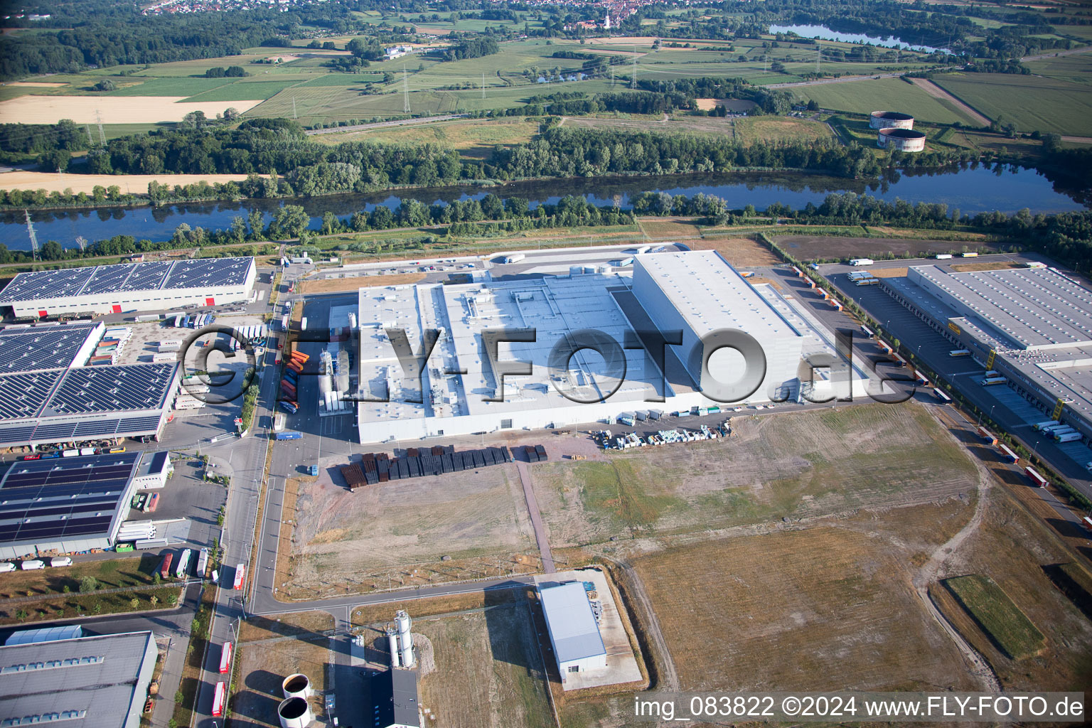 Zone industrielle d'Oberwald à Wörth am Rhein dans le département Rhénanie-Palatinat, Allemagne hors des airs