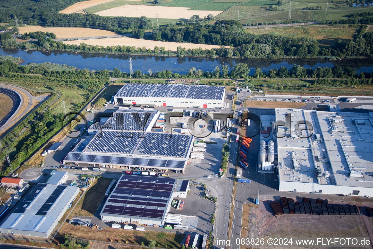 Vue d'oiseau de Zone industrielle d'Oberwald à Wörth am Rhein dans le département Rhénanie-Palatinat, Allemagne