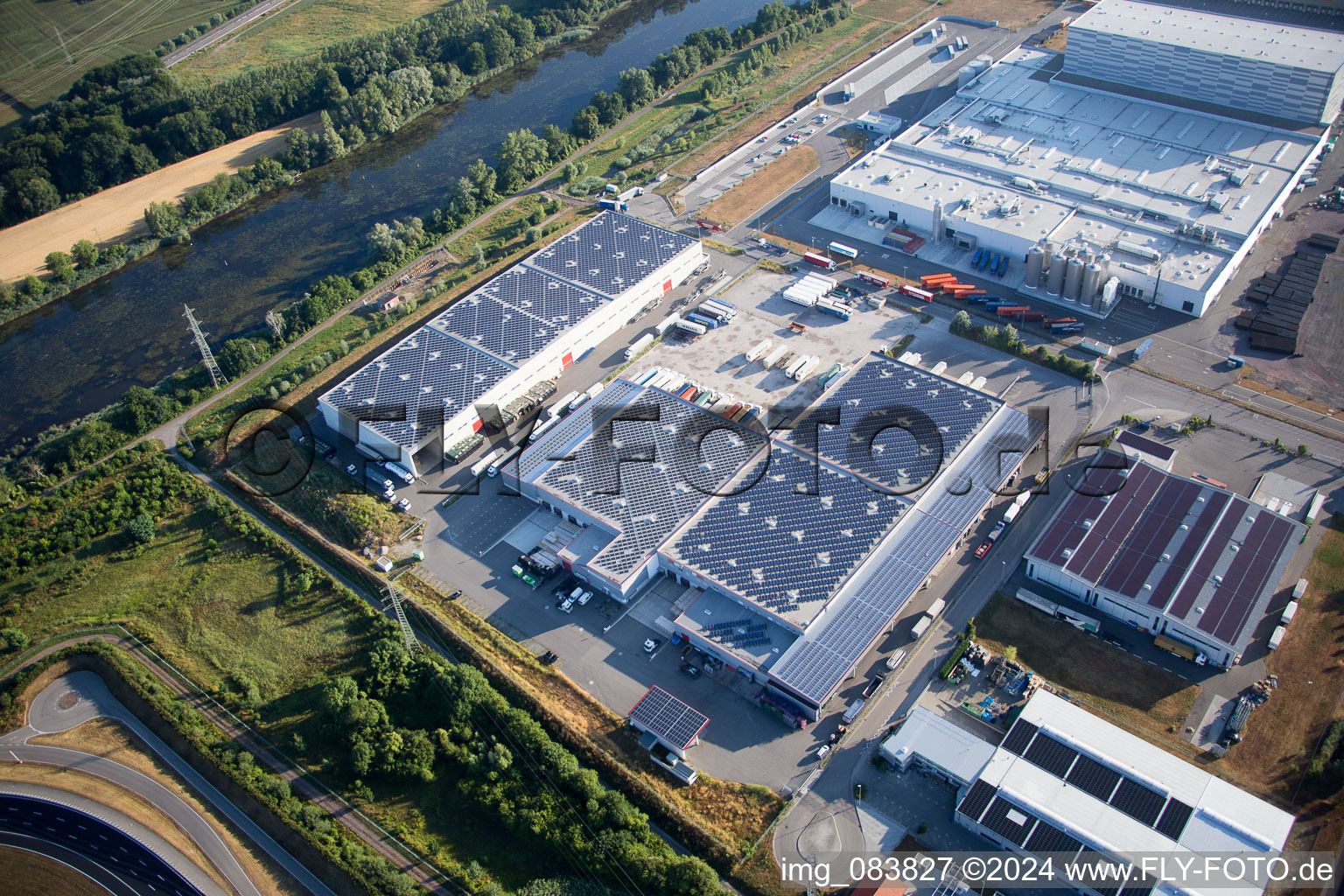 Zone industrielle d'Oberwald à Wörth am Rhein dans le département Rhénanie-Palatinat, Allemagne vue du ciel