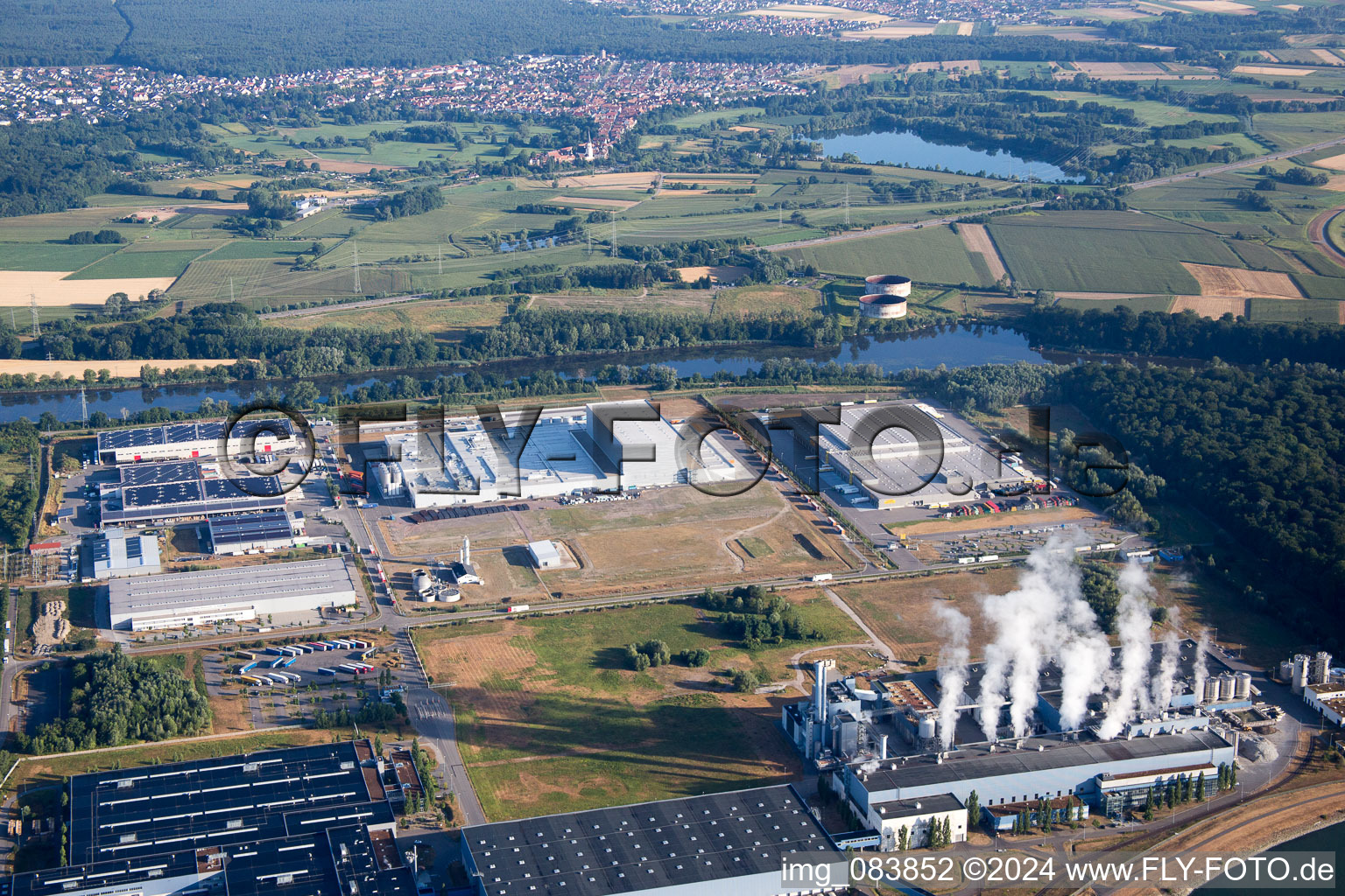 Photographie aérienne de Zone industrielle d'Oberwald à le quartier Maximiliansau in Wörth am Rhein dans le département Rhénanie-Palatinat, Allemagne