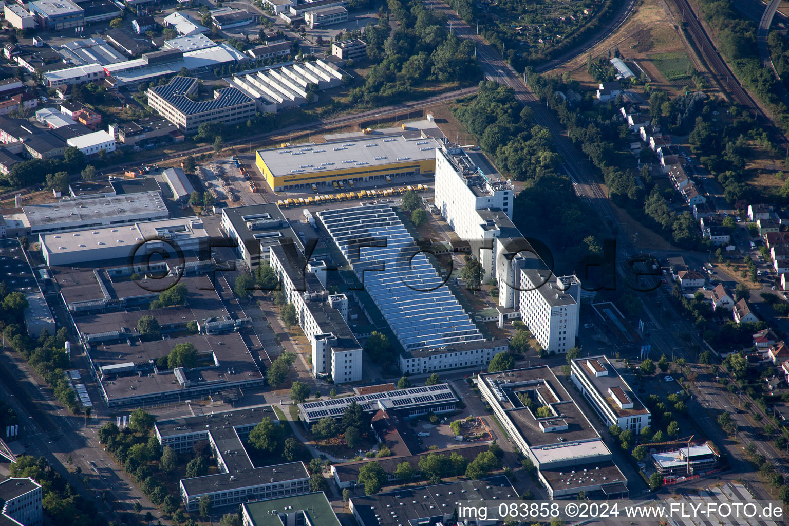 Quartier Knielingen in Karlsruhe dans le département Bade-Wurtemberg, Allemagne depuis l'avion