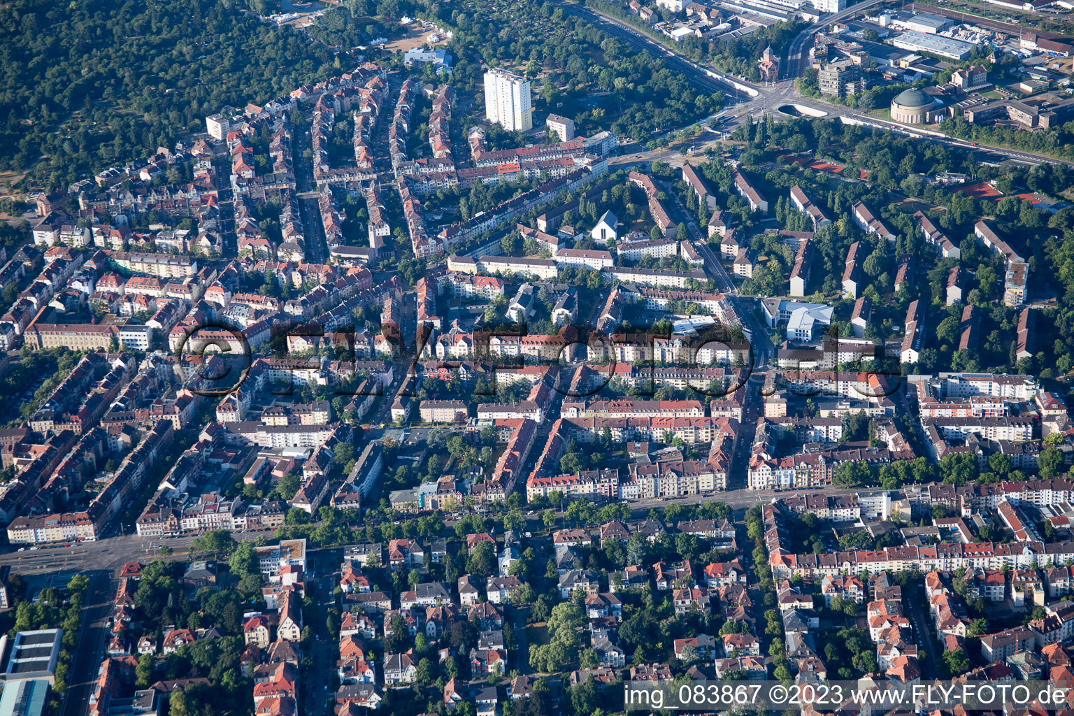 Vue aérienne de Quartier Mühlburg in Karlsruhe dans le département Bade-Wurtemberg, Allemagne