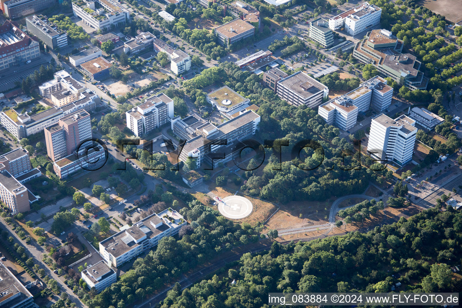 Vue aérienne de Clinique Saint-Vincentius à le quartier Südweststadt in Karlsruhe dans le département Bade-Wurtemberg, Allemagne