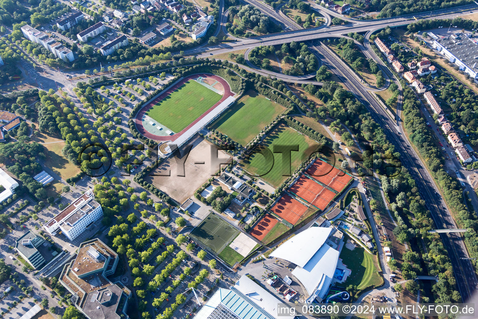 Vue aérienne de Quartier Südweststadt in Karlsruhe dans le département Bade-Wurtemberg, Allemagne