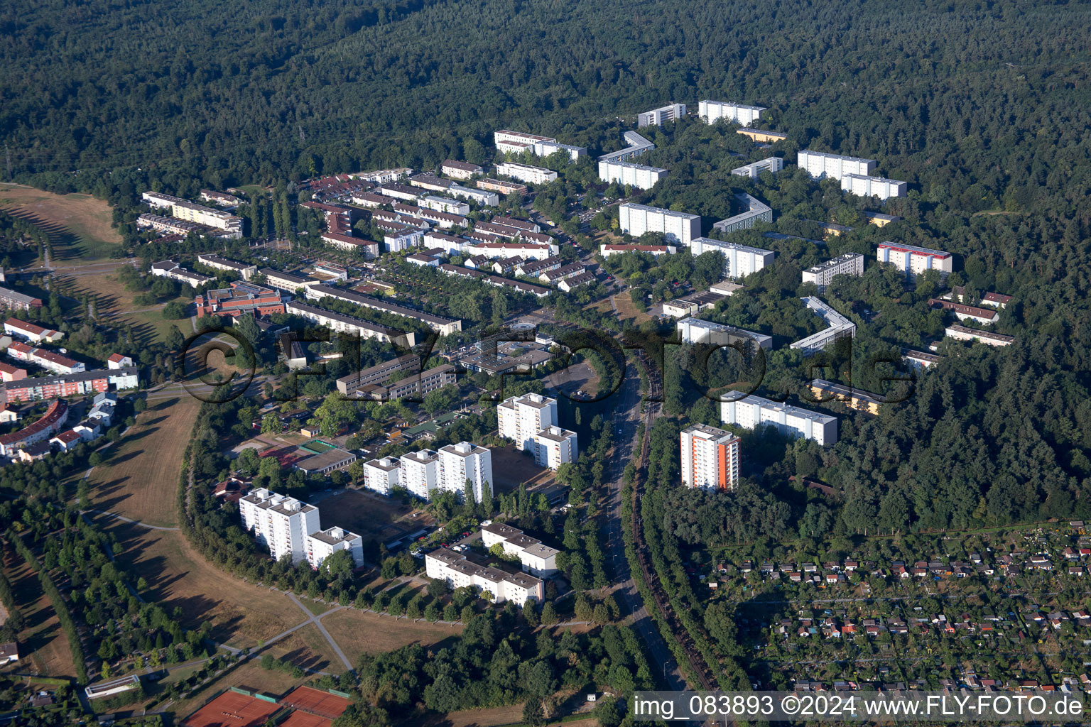 Photographie aérienne de Quartier Oberreut in Karlsruhe dans le département Bade-Wurtemberg, Allemagne