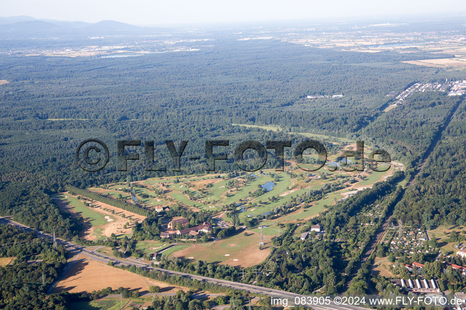 Vue aérienne de Club de golf à le quartier Beiertheim-Bulach in Karlsruhe dans le département Bade-Wurtemberg, Allemagne