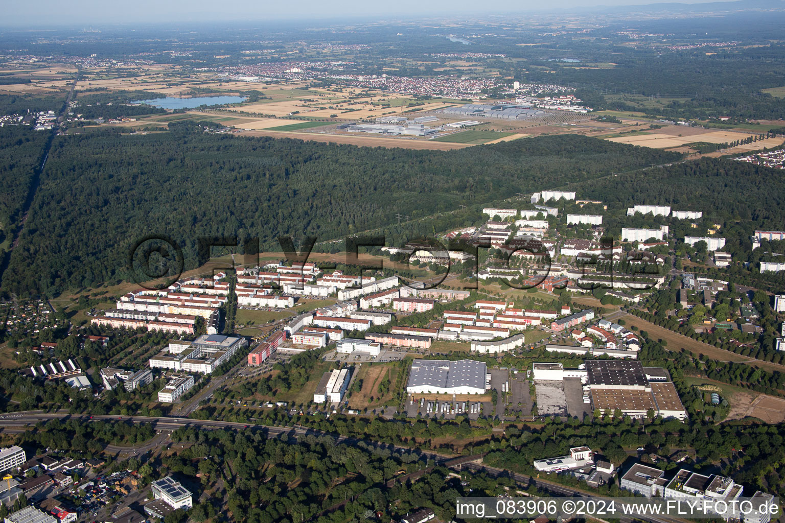 Vue oblique de Quartier Oberreut in Karlsruhe dans le département Bade-Wurtemberg, Allemagne