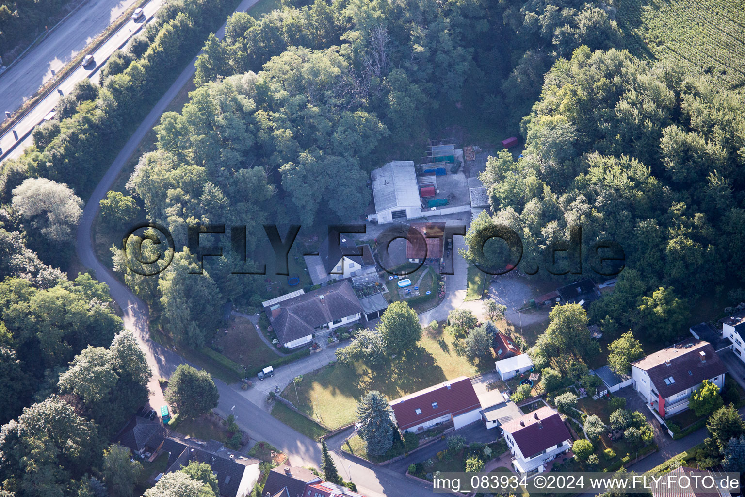 Hohenwettersbacherstraße 38, "atelier ouvert pour les jeunes Karlsruhe" à la carrière à le quartier Grünwettersbach in Karlsruhe dans le département Bade-Wurtemberg, Allemagne d'un drone