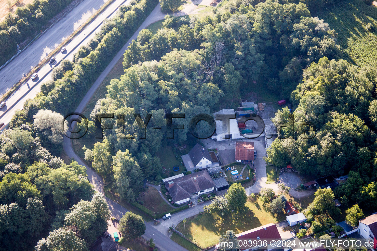 Vue aérienne de Hohenwettersbacherstraße 38, « atelier ouvert pour les jeunes Karlsruhe » à la carrière à le quartier Grünwettersbach in Karlsruhe dans le département Bade-Wurtemberg, Allemagne