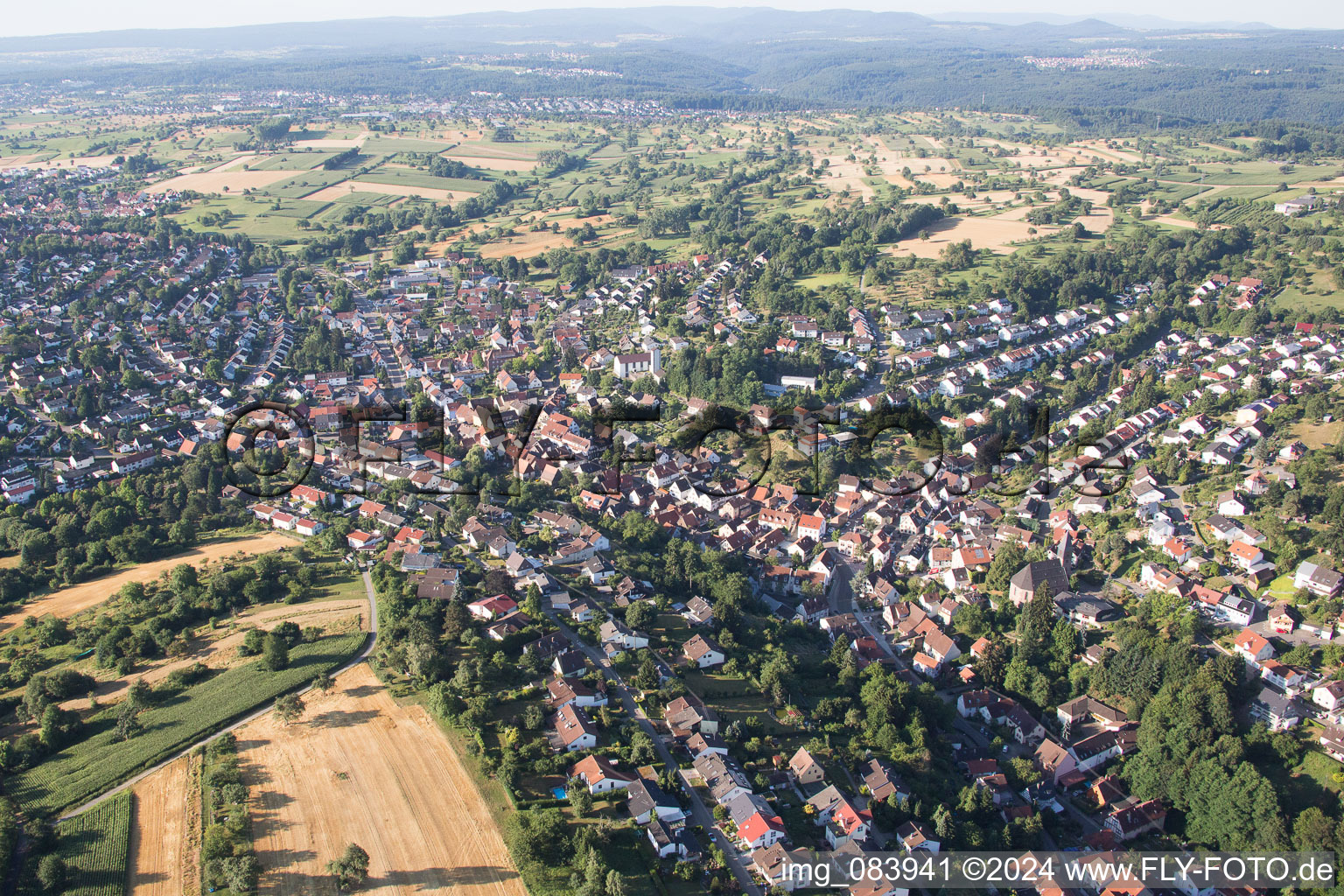 Quartier Grünwettersbach in Karlsruhe dans le département Bade-Wurtemberg, Allemagne hors des airs