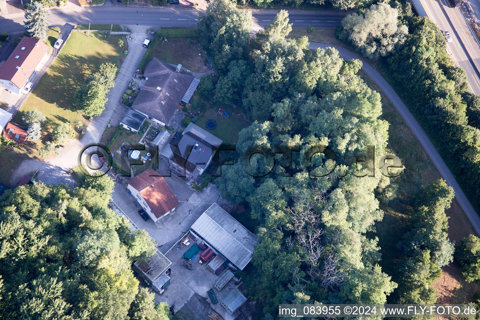 Hohenwettersbacherstraße 38, « atelier ouvert pour les jeunes Karlsruhe » à la carrière à le quartier Grünwettersbach in Karlsruhe dans le département Bade-Wurtemberg, Allemagne d'un drone