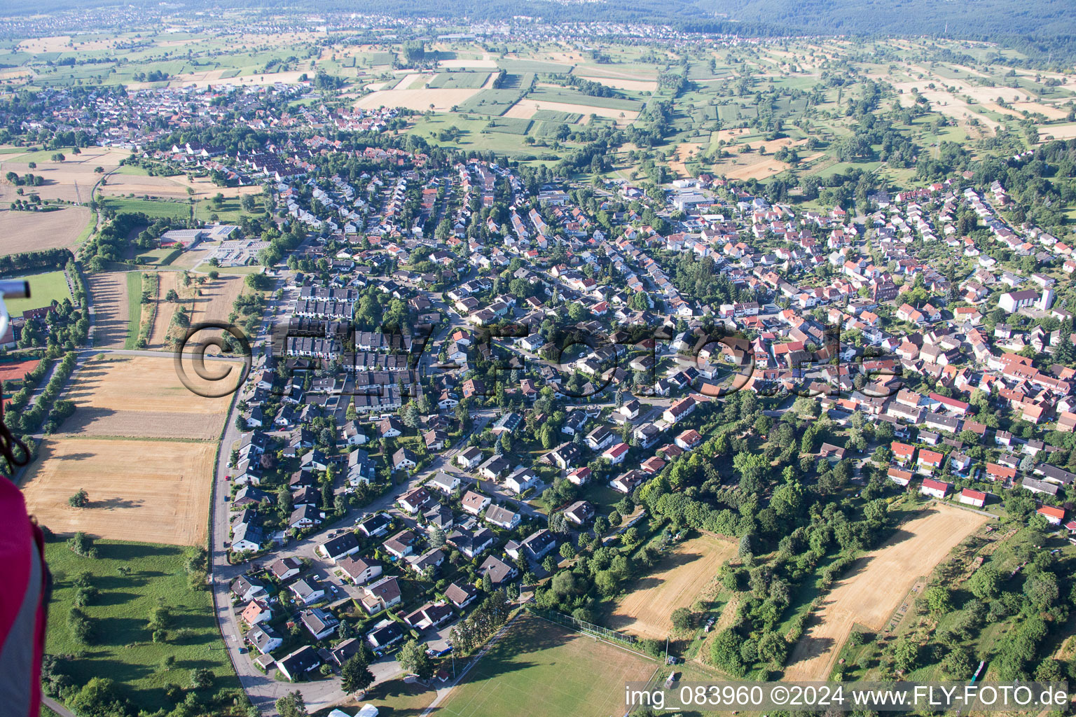 Quartier Grünwettersbach in Karlsruhe dans le département Bade-Wurtemberg, Allemagne vue du ciel