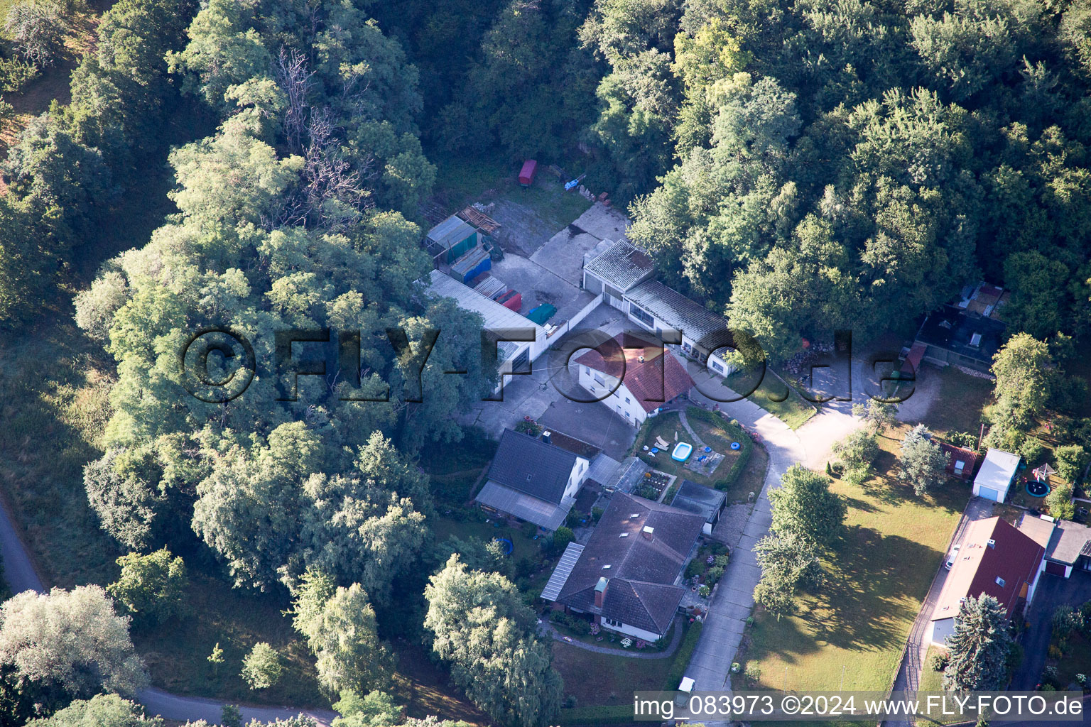 Enregistrement par drone de Hohenwettersbacherstraße 38, « atelier ouvert pour les jeunes Karlsruhe » à la carrière à le quartier Grünwettersbach in Karlsruhe dans le département Bade-Wurtemberg, Allemagne