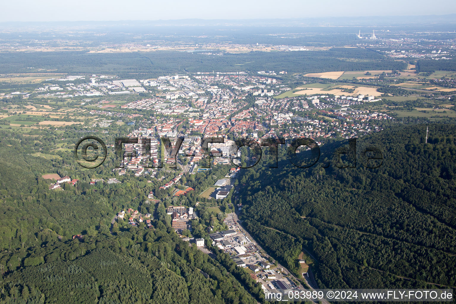 Vue aérienne de De l'Albtal à Ettlingen dans le département Bade-Wurtemberg, Allemagne