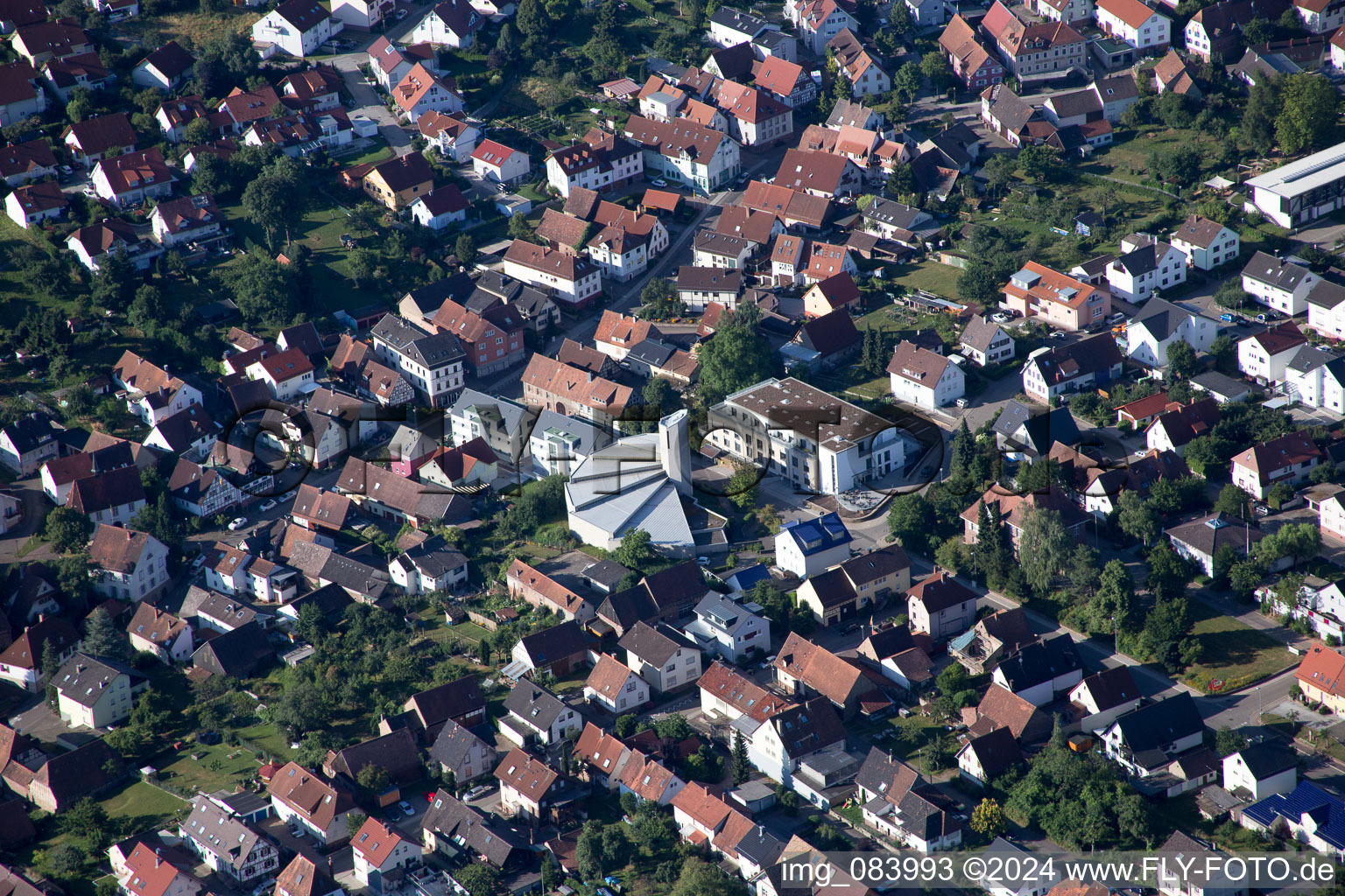 Vue aérienne de Saint Antoine à le quartier Spessart in Ettlingen dans le département Bade-Wurtemberg, Allemagne