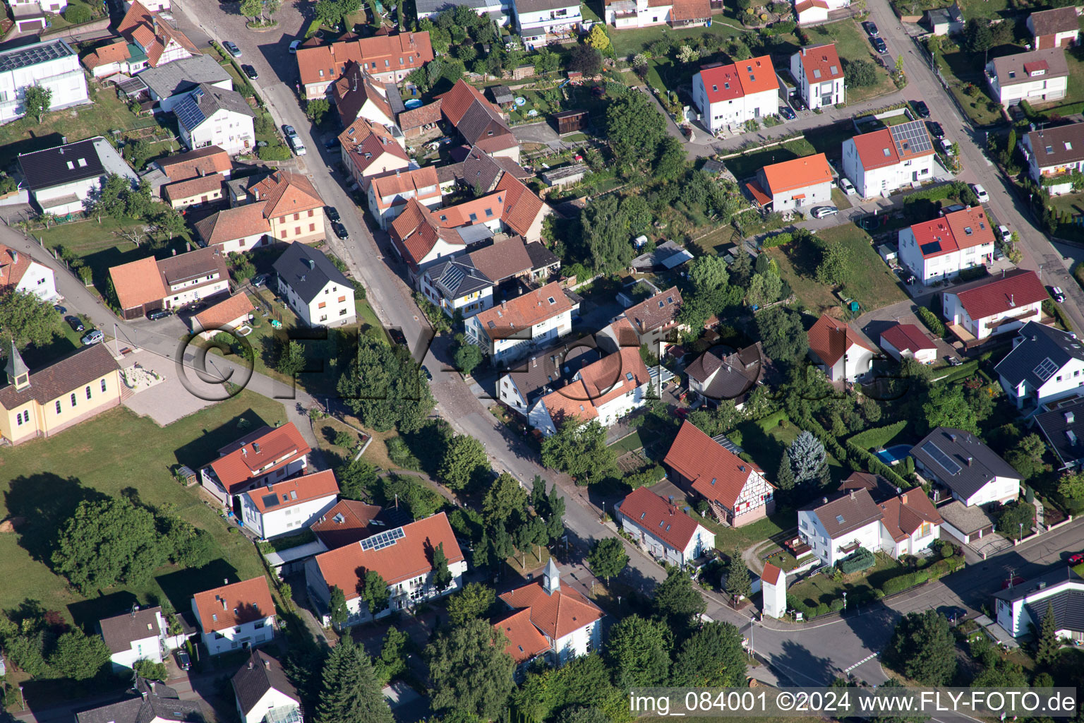 Vue aérienne de Marie Reine à le quartier Schluttenbach in Ettlingen dans le département Bade-Wurtemberg, Allemagne