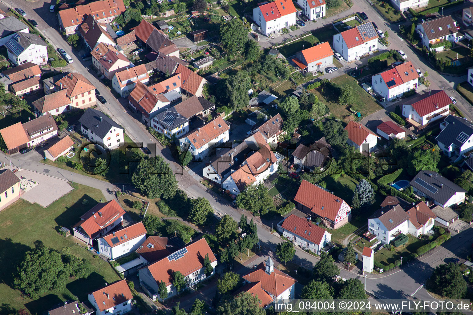 Vue oblique de Marie Reine à le quartier Schluttenbach in Ettlingen dans le département Bade-Wurtemberg, Allemagne