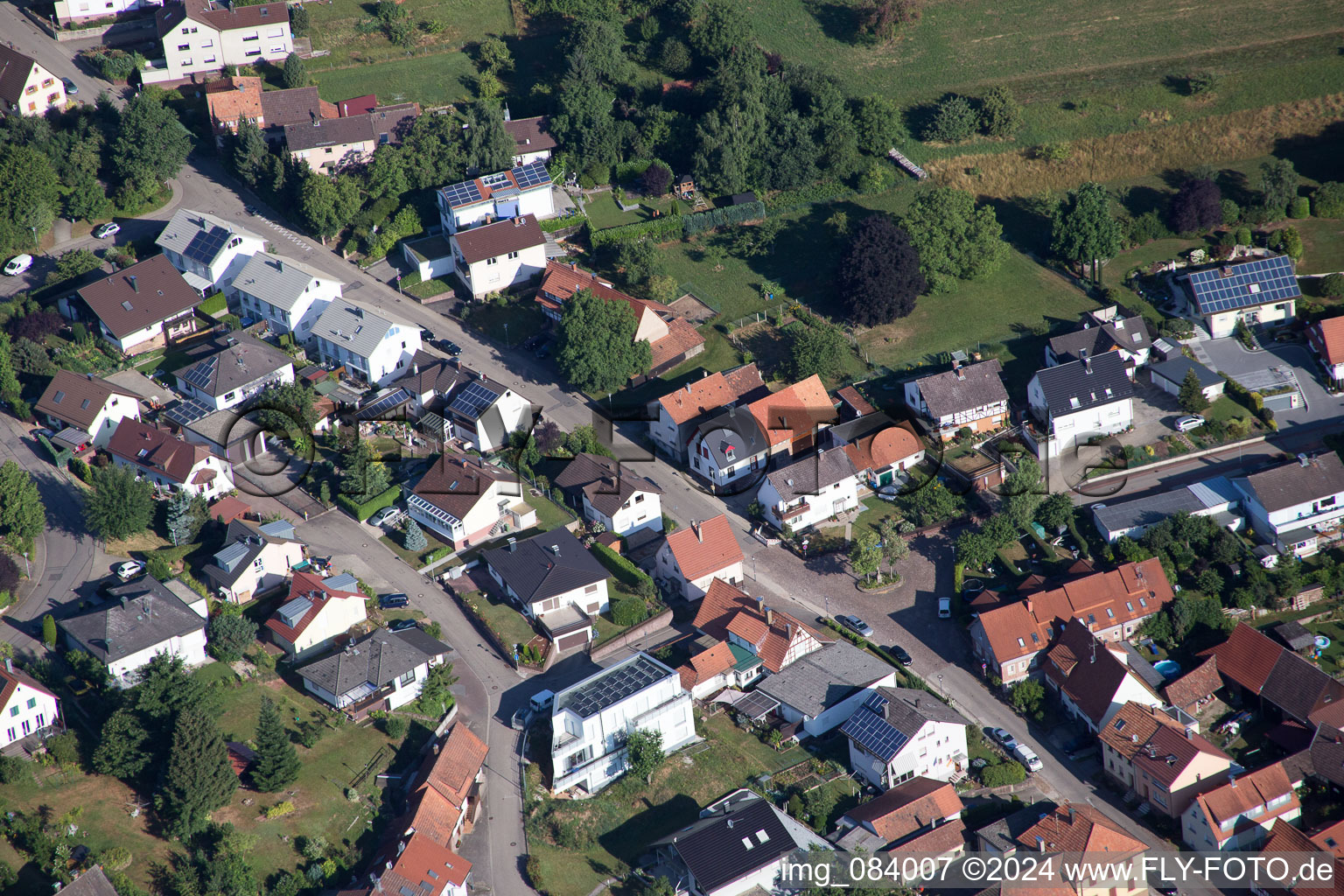 Vue d'oiseau de Quartier Schöllbronn in Ettlingen dans le département Bade-Wurtemberg, Allemagne