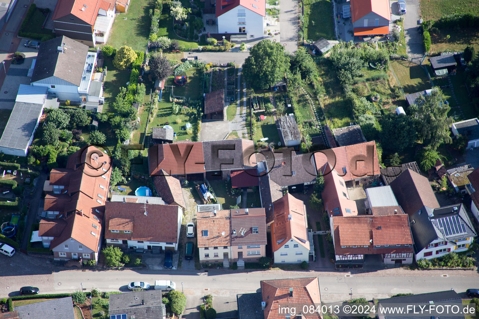 Vue d'oiseau de Quartier Schluttenbach in Ettlingen dans le département Bade-Wurtemberg, Allemagne