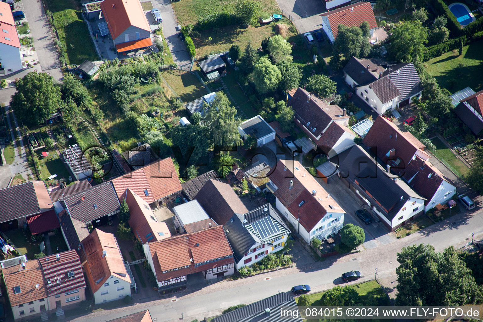 Enregistrement par drone de Quartier Schluttenbach in Ettlingen dans le département Bade-Wurtemberg, Allemagne