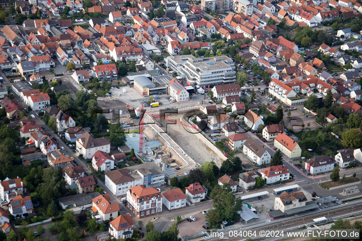 Photographie aérienne de Dans le nouveau bâtiment "Stadkern" de RiBa GmbH entre Bismarck- et Gartenstr à Kandel dans le département Rhénanie-Palatinat, Allemagne