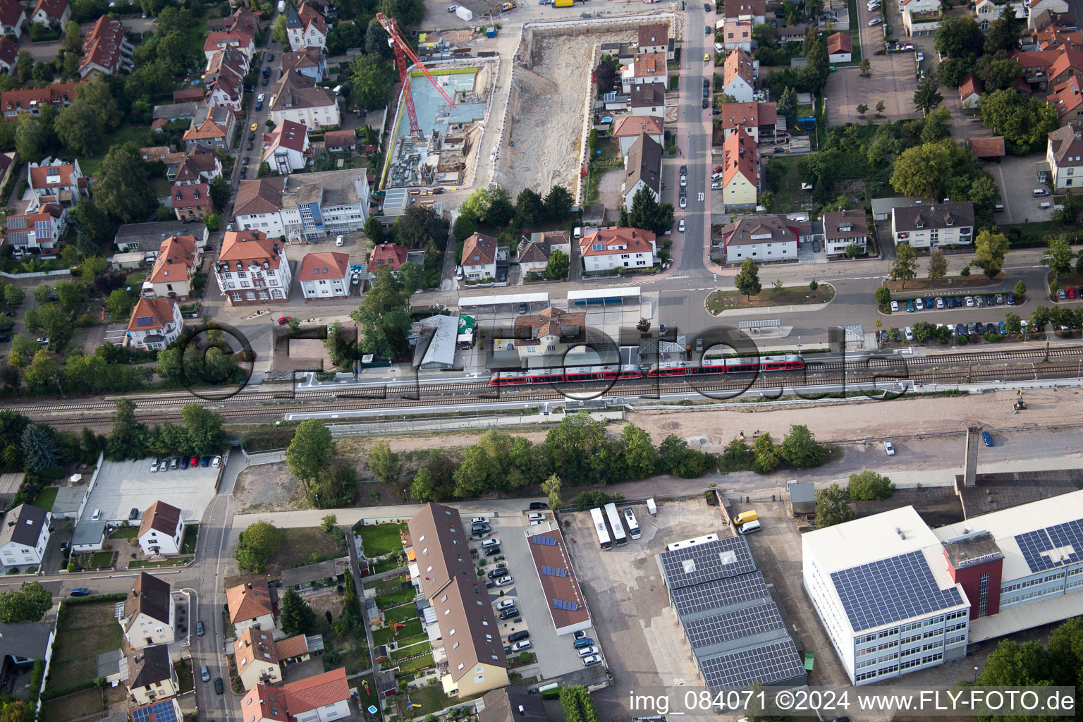 Vue aérienne de Nouveau quartier de développement « Au centre-ville » entre la Bismarckstrasse et la Gartenstrasse à Kandel dans le département Rhénanie-Palatinat, Allemagne