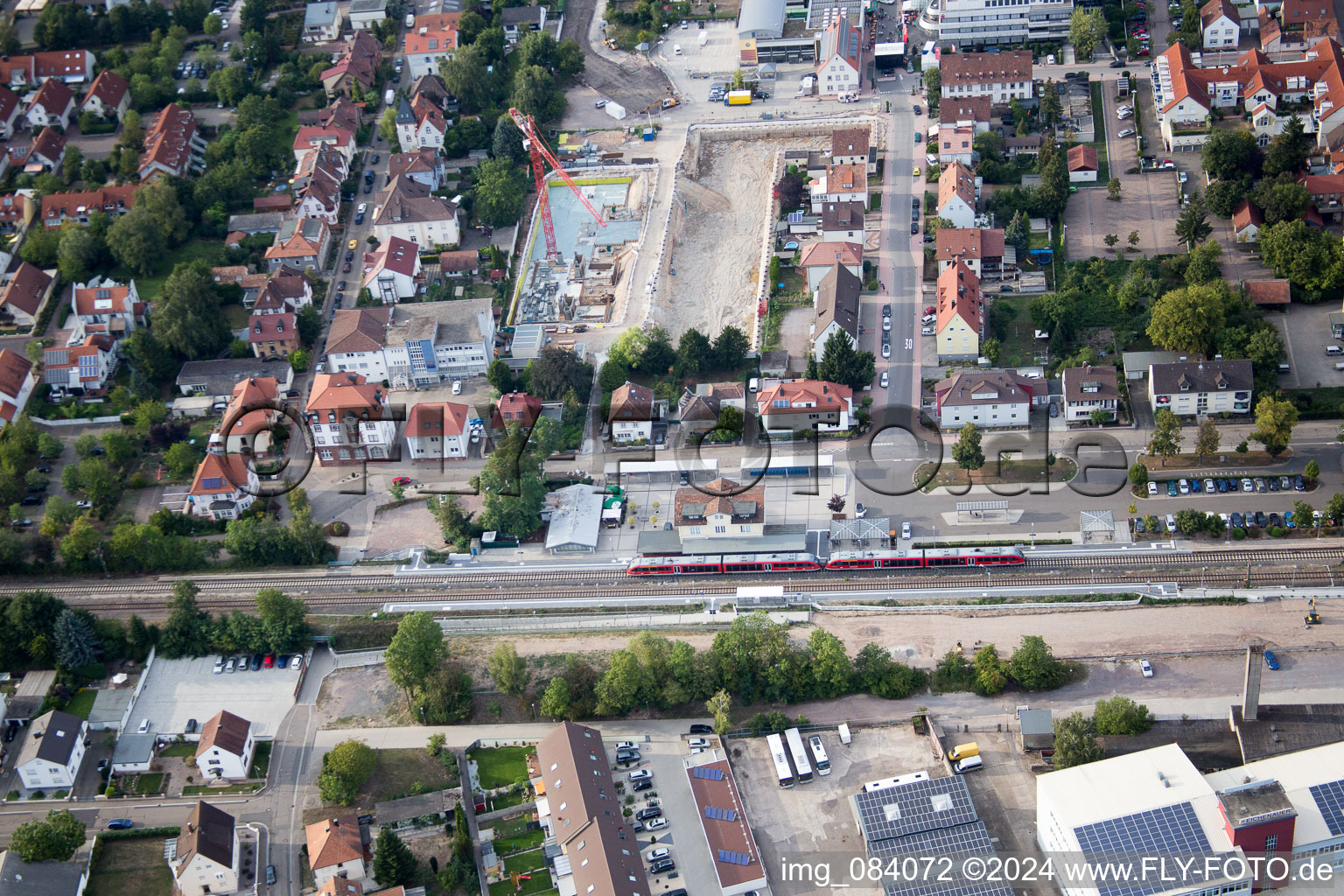 Dans le nouveau bâtiment "Stadkern" de RiBa GmbH entre Bismarck- et Gartenstr à Kandel dans le département Rhénanie-Palatinat, Allemagne hors des airs