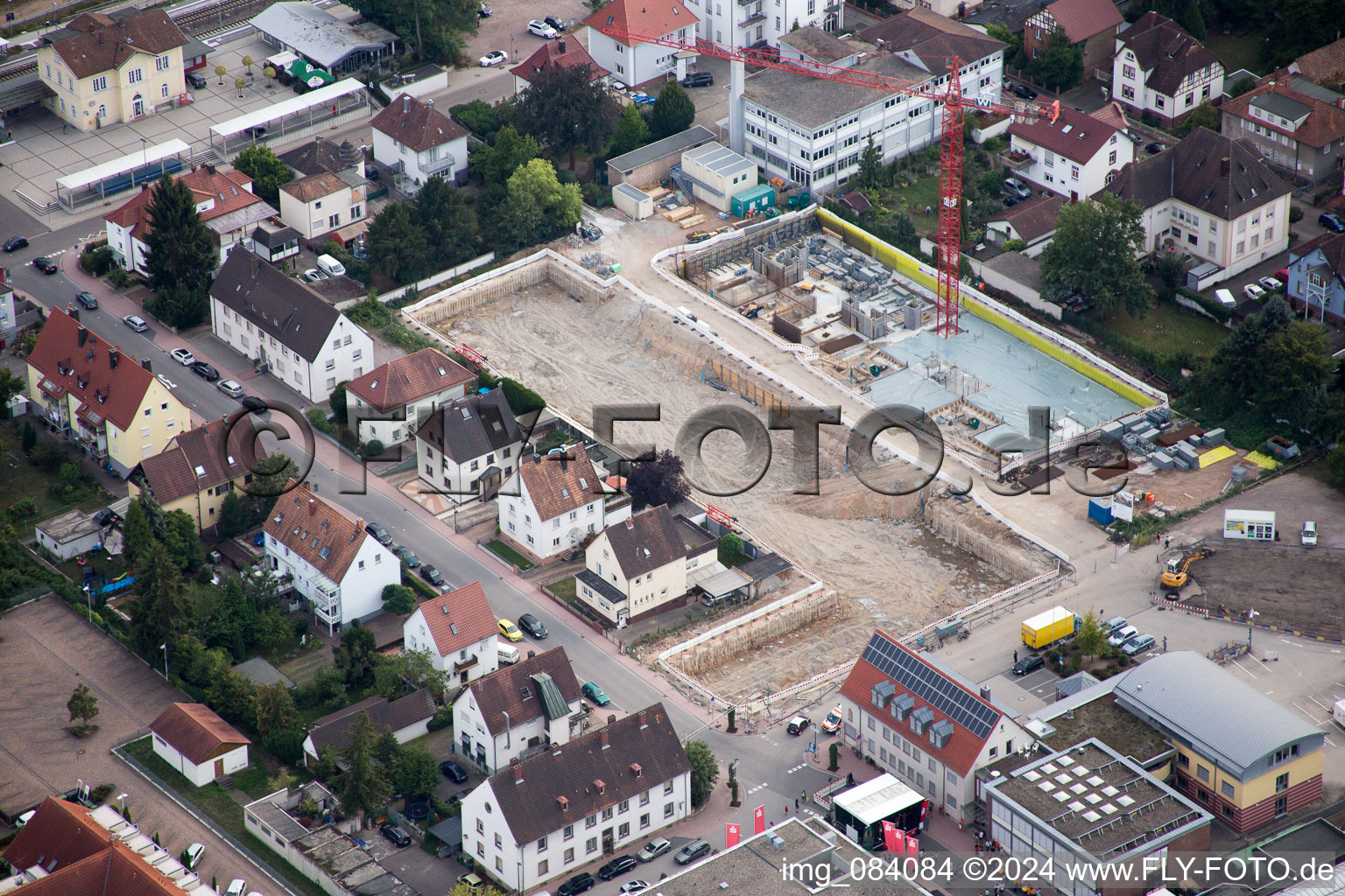 Vue aérienne de Chantiers d'ensemble de bâtiments pour la nouvelle construction du quartier urbain « Im Stadtker » à Kandel dans le département Rhénanie-Palatinat, Allemagne