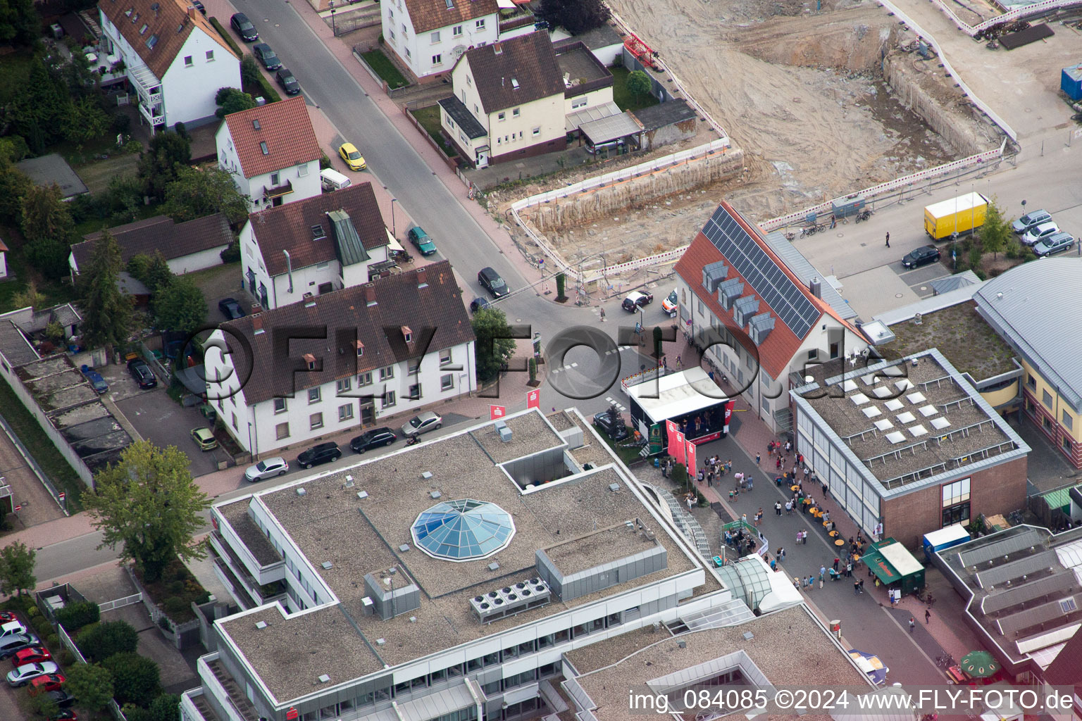 Vue oblique de Nouveau quartier de développement « Au centre-ville » entre la Bismarckstrasse et la Gartenstrasse à Kandel dans le département Rhénanie-Palatinat, Allemagne