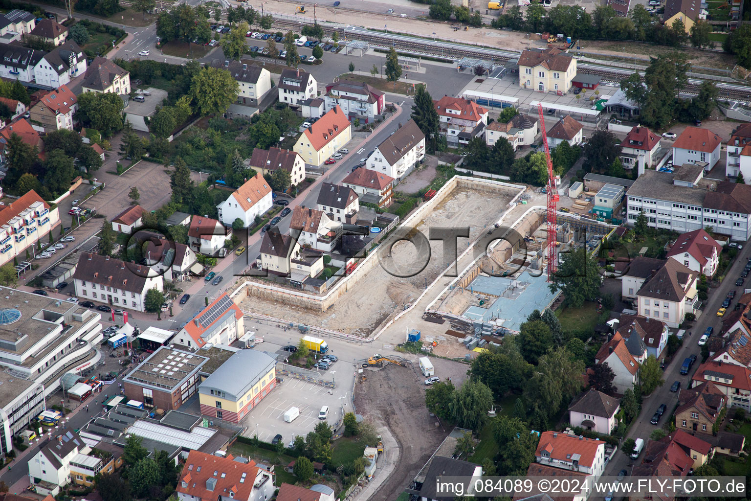 Vue aérienne de Chantiers d'ensemble de bâtiments pour la nouvelle construction d'un quartier urbain en centre-ville à Kandel dans le département Rhénanie-Palatinat, Allemagne