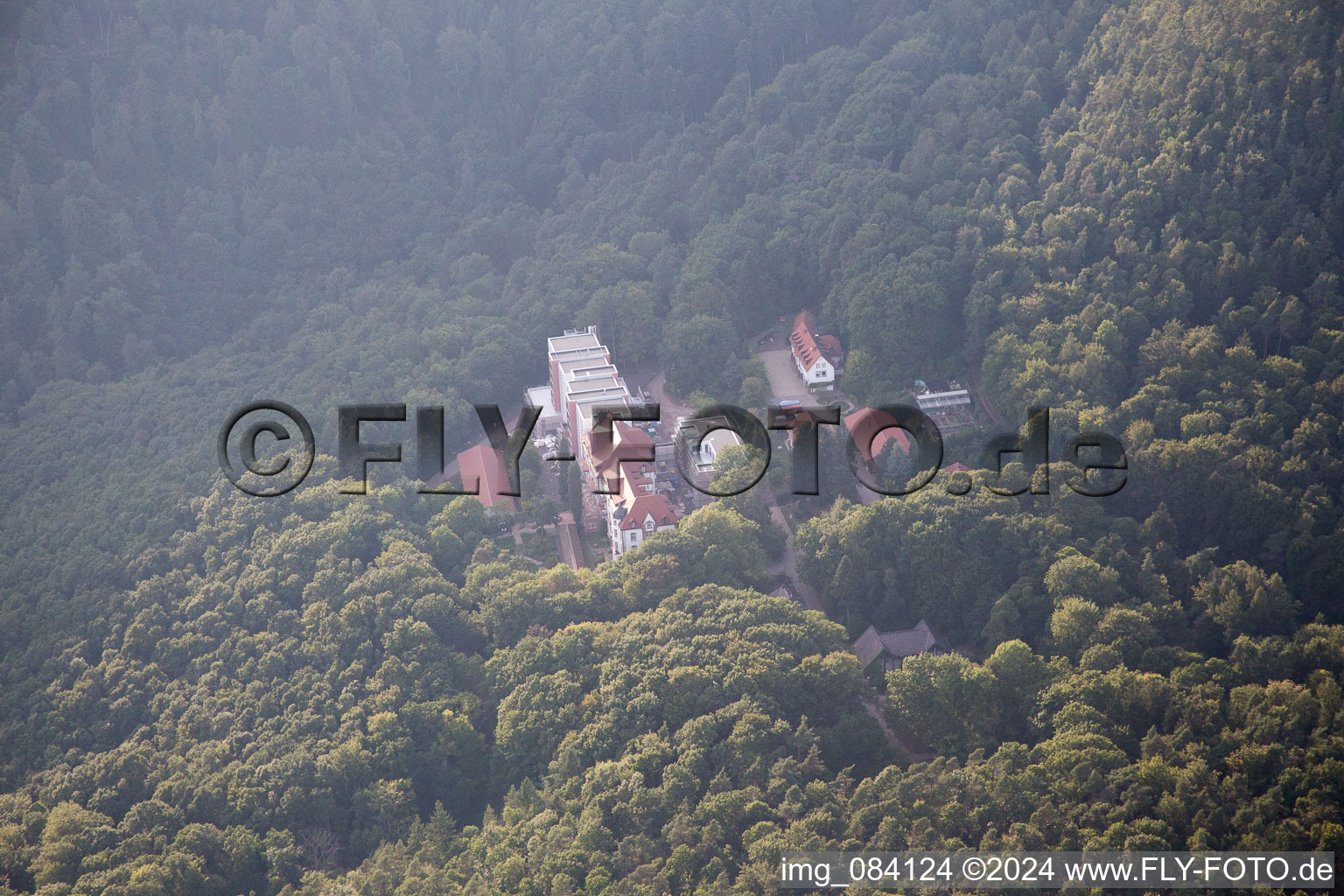 Clinique à Eußerthal dans le département Rhénanie-Palatinat, Allemagne depuis l'avion