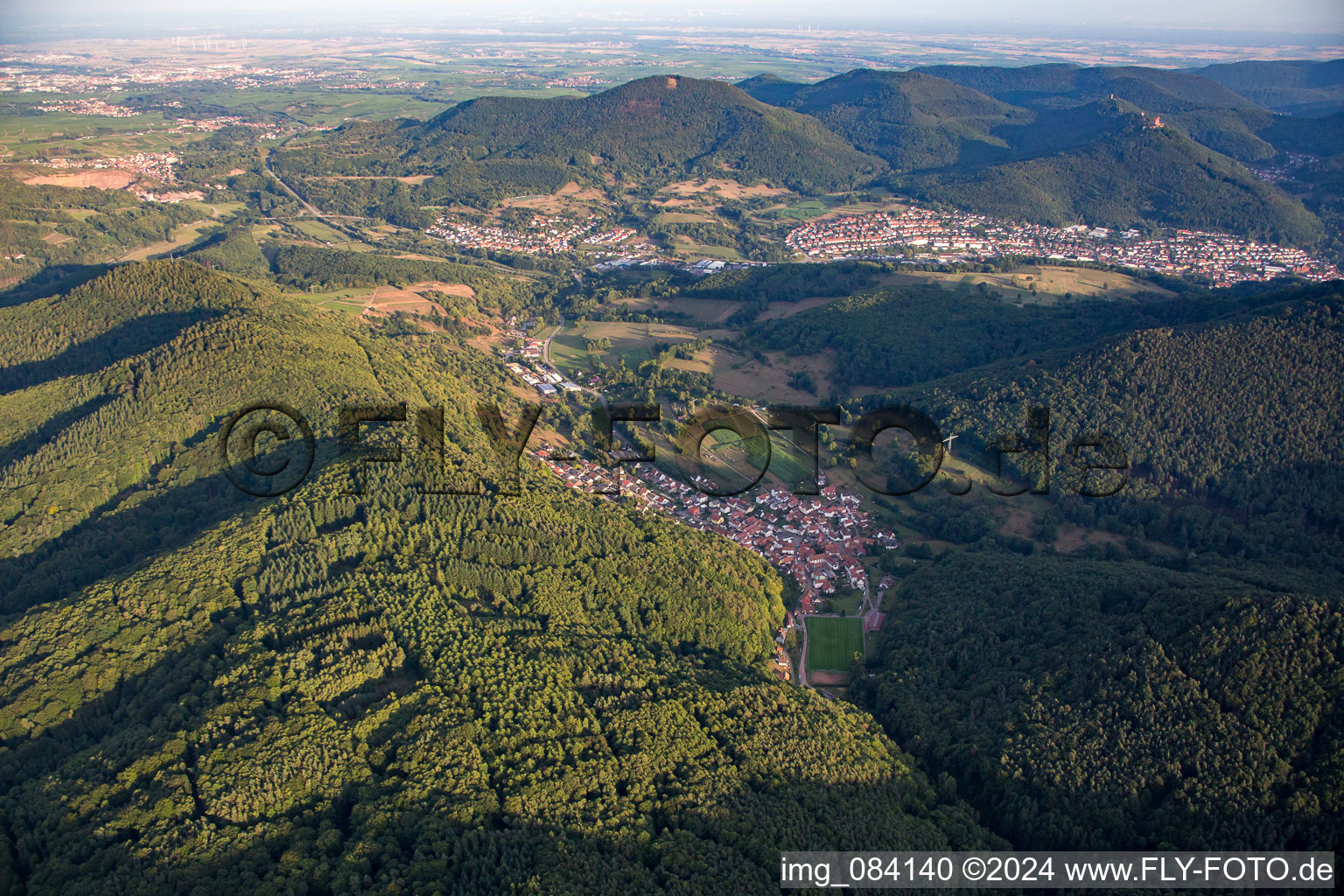 Vue aérienne de Quartier Gräfenhausen in Annweiler am Trifels dans le département Rhénanie-Palatinat, Allemagne