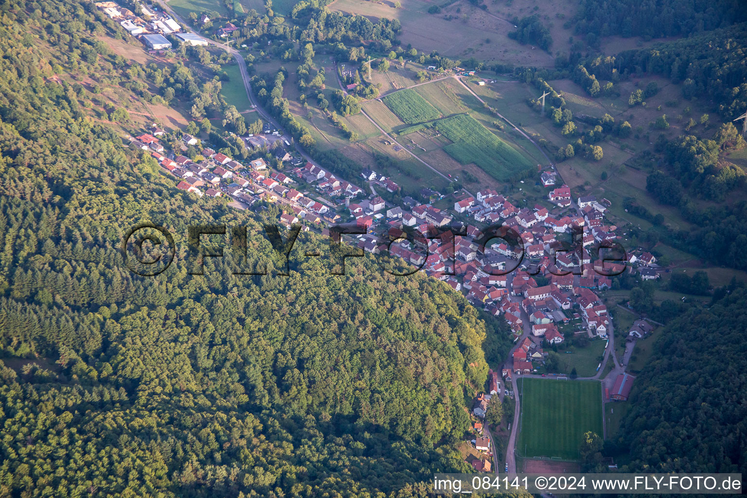 Vue aérienne de Quartier Gräfenhausen in Annweiler am Trifels dans le département Rhénanie-Palatinat, Allemagne