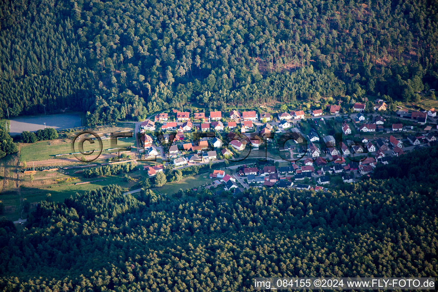 Photographie aérienne de Wilgartswiesen dans le département Rhénanie-Palatinat, Allemagne