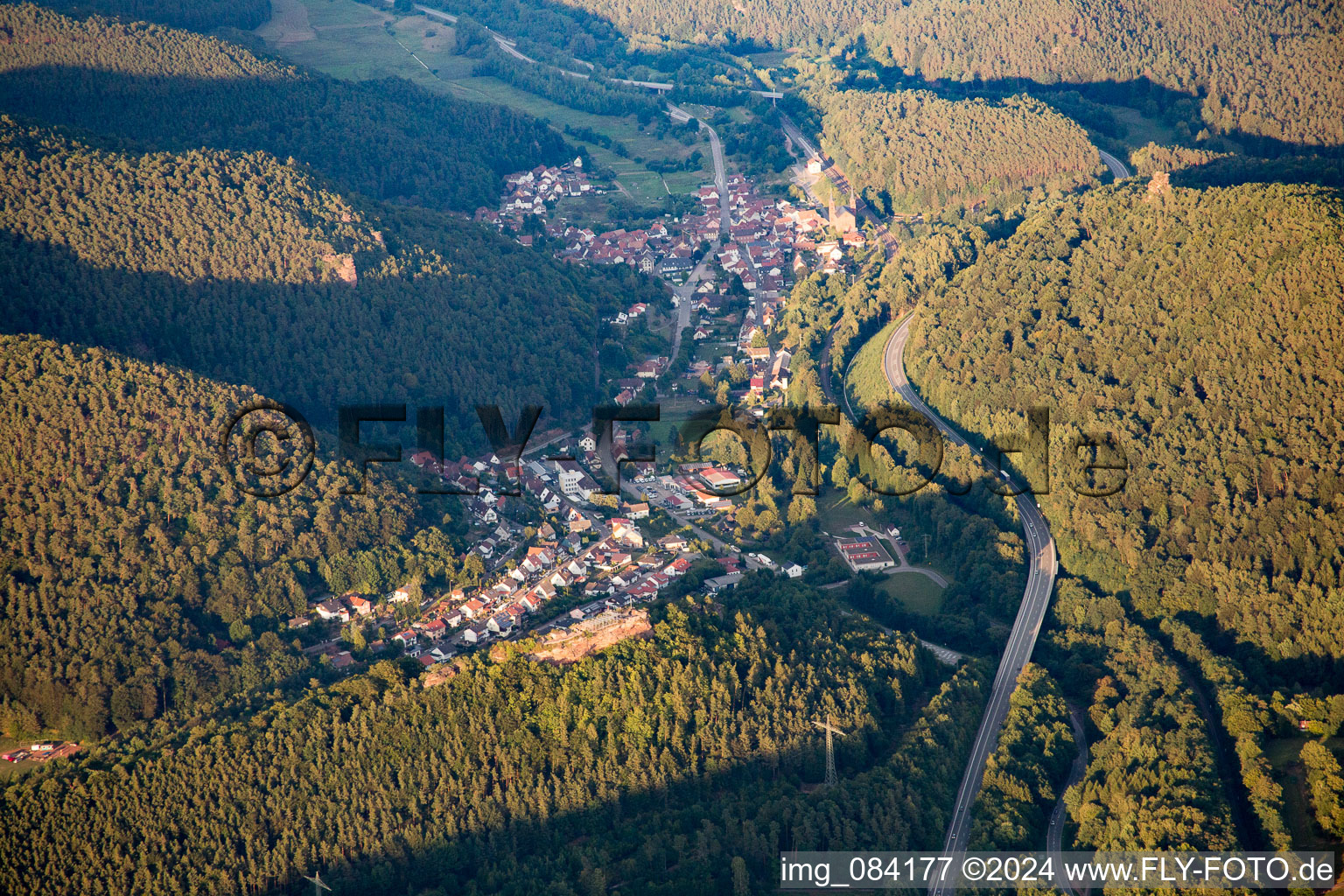 Vue d'oiseau de Wilgartswiesen dans le département Rhénanie-Palatinat, Allemagne