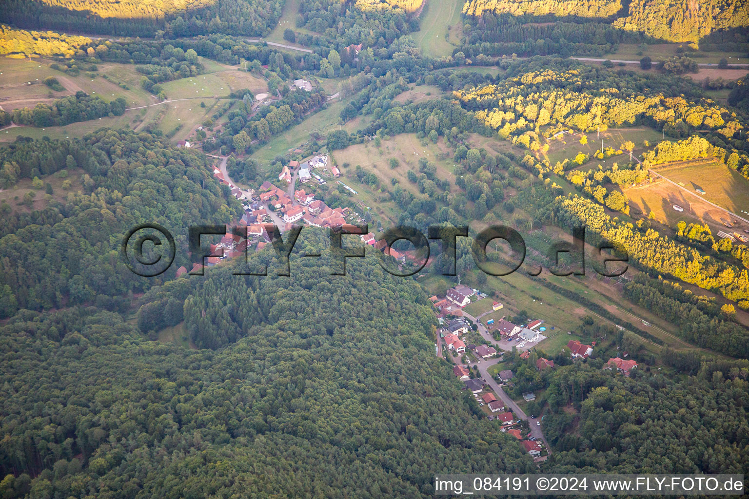 Vue aérienne de Du nord-ouest à Oberschlettenbach dans le département Rhénanie-Palatinat, Allemagne