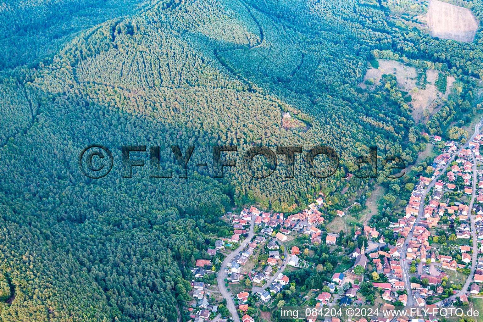 Image drone de Birkenhördt dans le département Rhénanie-Palatinat, Allemagne