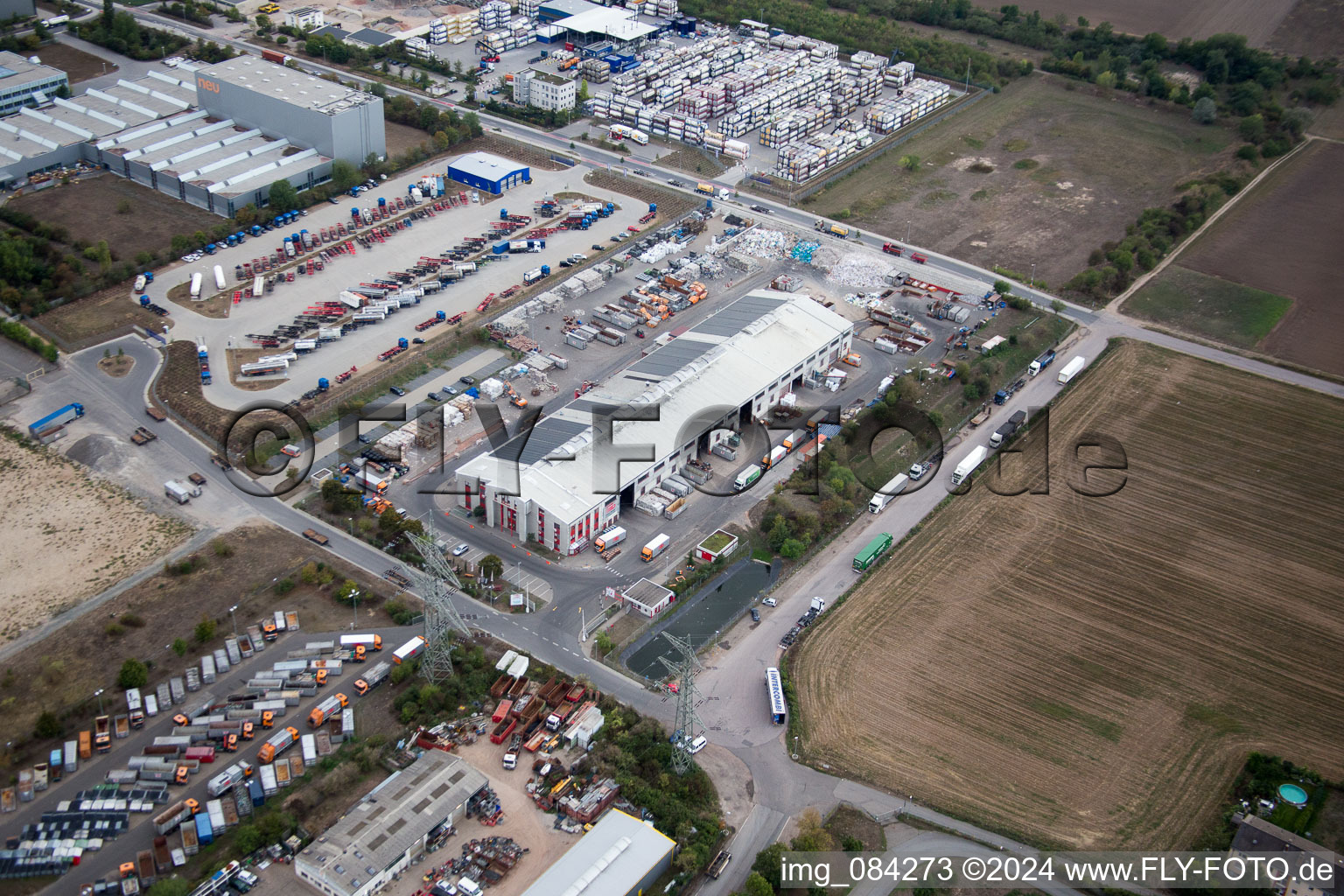 Zone industrielle Im Langgewan, société de transport Kube & Kubenz à Worms dans le département Rhénanie-Palatinat, Allemagne vue d'en haut