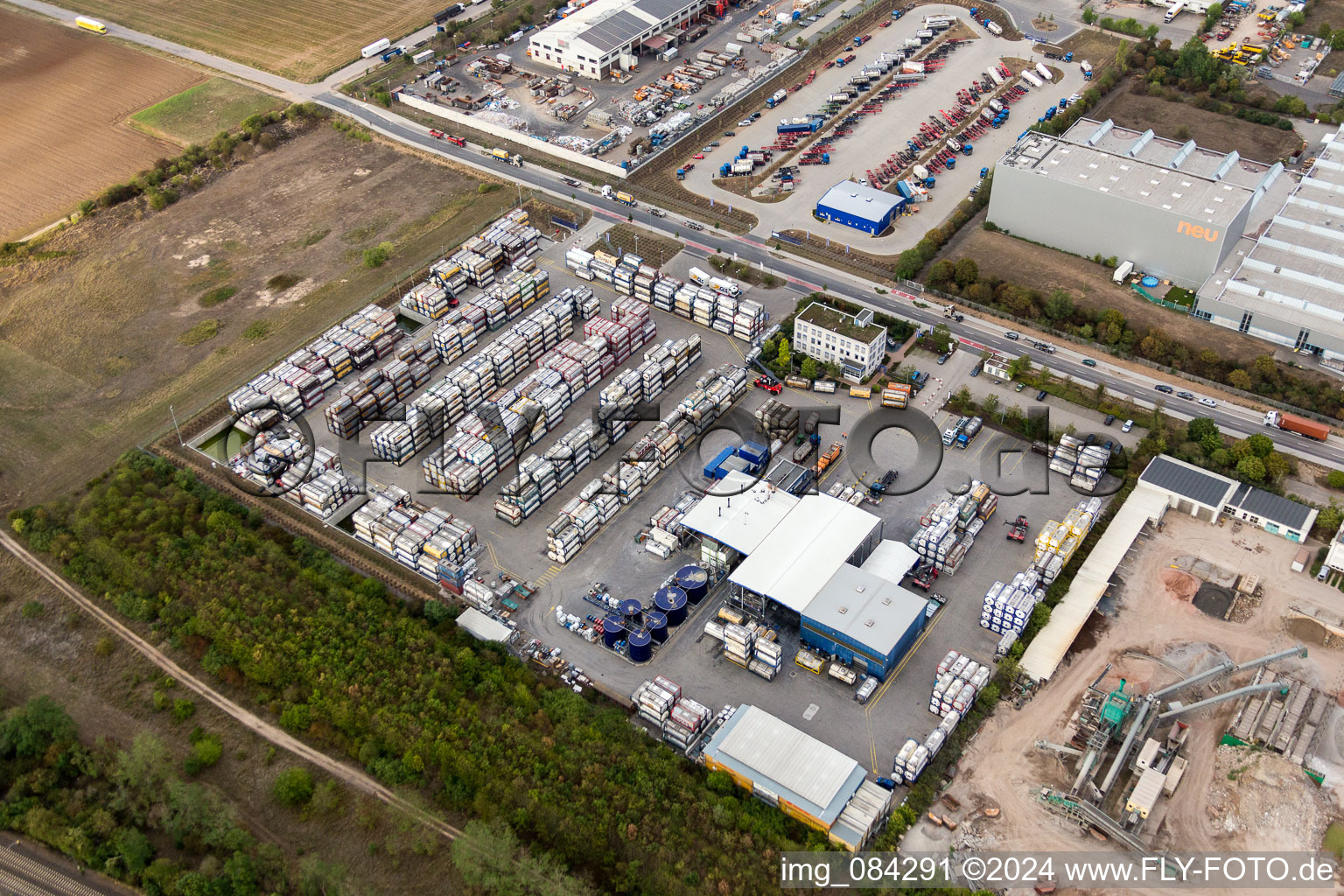 Vue aérienne de Entrepôt de conteneurs-citernes de Peter Hempt GmbH à Worms dans le département Rhénanie-Palatinat, Allemagne